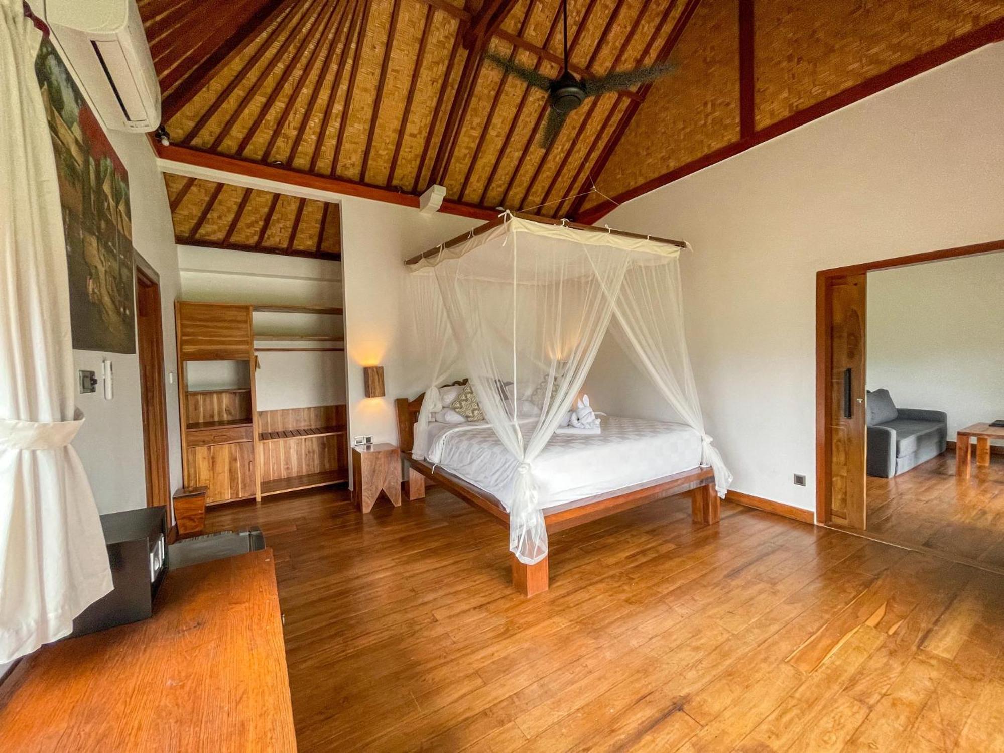 Guest house Abian Ayu 4*